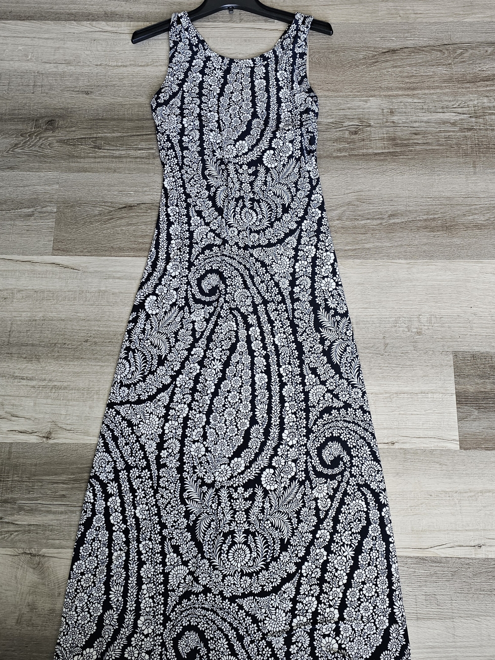 Brand New with Tags (NWT) Tommy Hilfiger Paisley Cross-Back Maxi Dress - Picture 5 of 16
